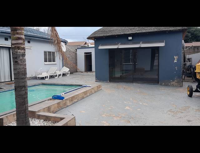 12 BEDROOM HOUSE FOR SALE IN SOUTHDALE